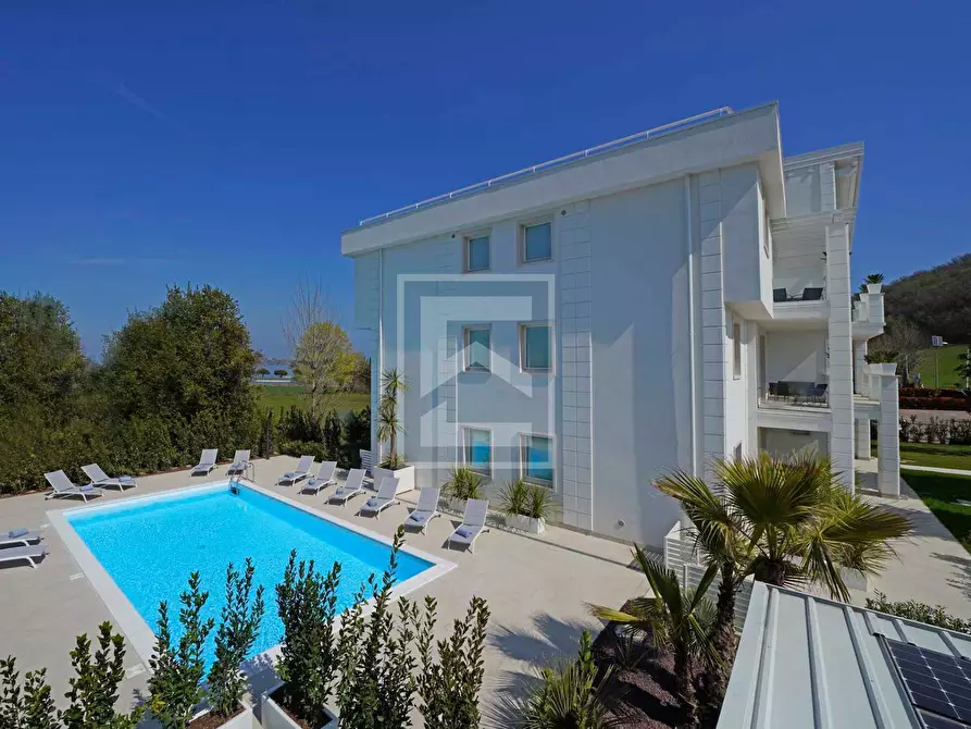 Immagine 15 di Albergo/B&B/Residence in vendita  in via Vo' a Desenzano Del Garda