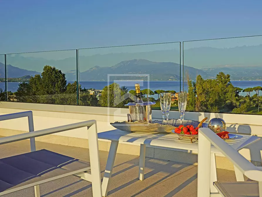 Immagine 18 di Albergo/B&B/Residence in vendita  in via Vo' a Desenzano Del Garda