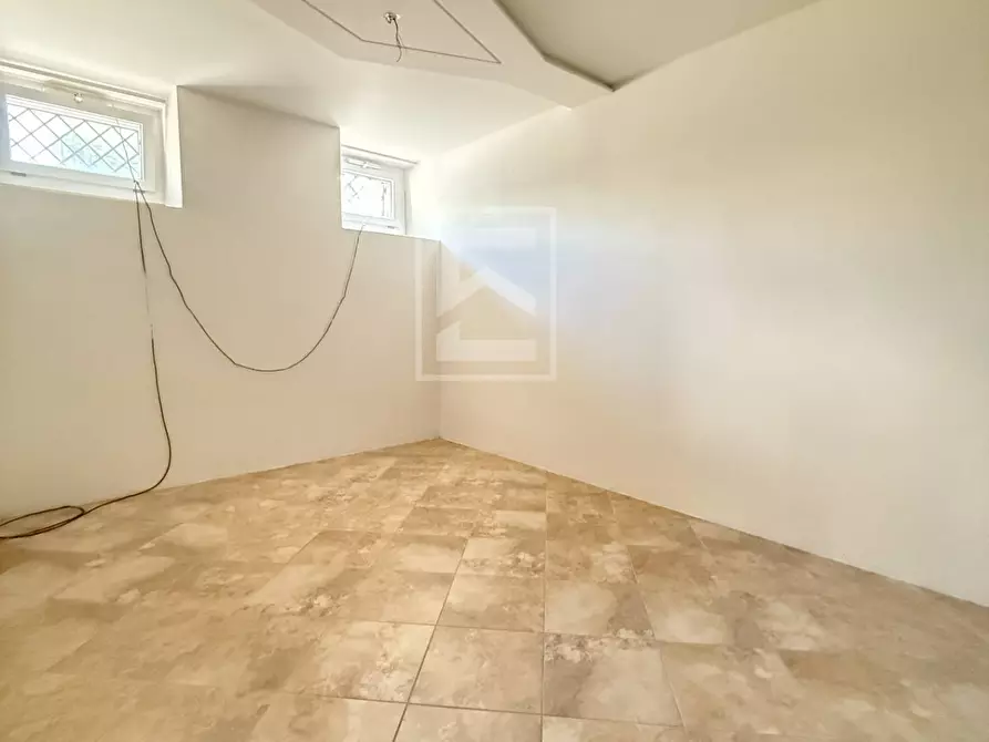 Immagine 12 di Appartamento in vendita  in via Vaccarolo a Desenzano Del Garda