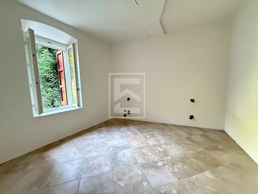Immagine 18 di Appartamento in vendita  in via Vaccarolo a Desenzano Del Garda