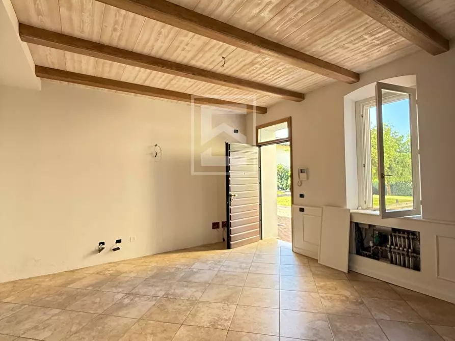 Immagine 5 di Appartamento in vendita  in via Vaccarolo a Desenzano Del Garda