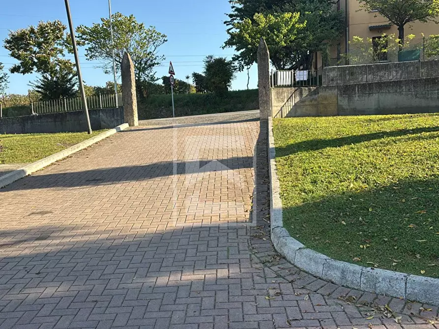 Immagine 19 di Appartamento in vendita  in via Vaccarolo a Desenzano Del Garda