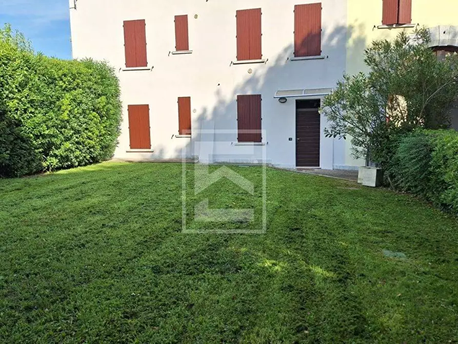 Immagine 3 di Appartamento in vendita  in via Vaccarolo a Desenzano Del Garda