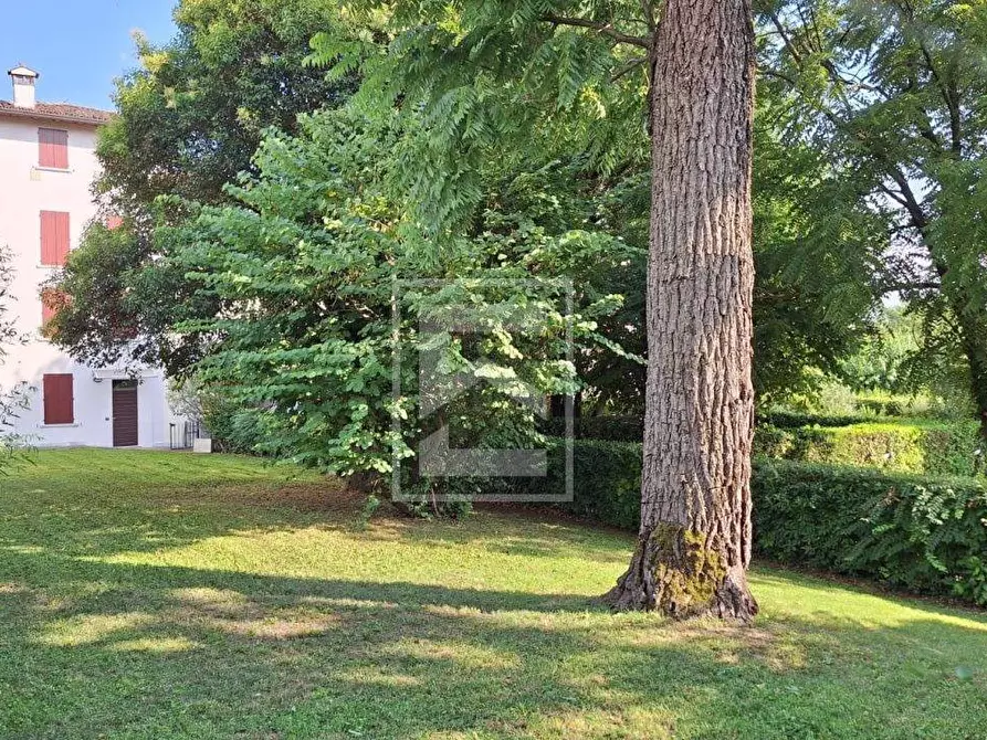 Immagine 2 di Appartamento in vendita  in via Vaccarolo a Desenzano Del Garda