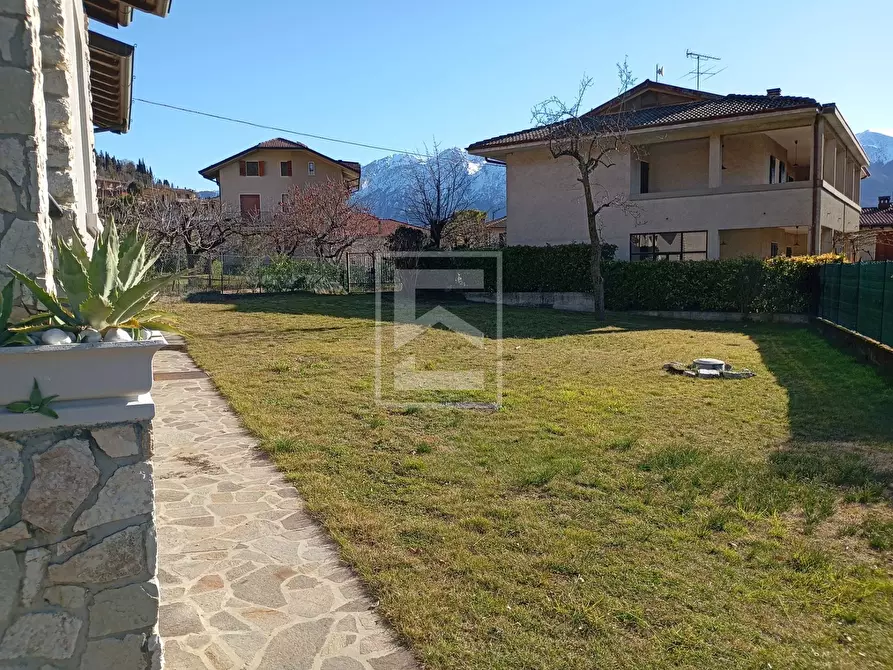 Immagine 5 di Villa in vendita  in Via Badiale a Calvagese Della Riviera