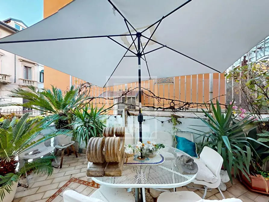 Immagine 8 di Villa in vendita  in Via Giuseppe Giacosa a Milano