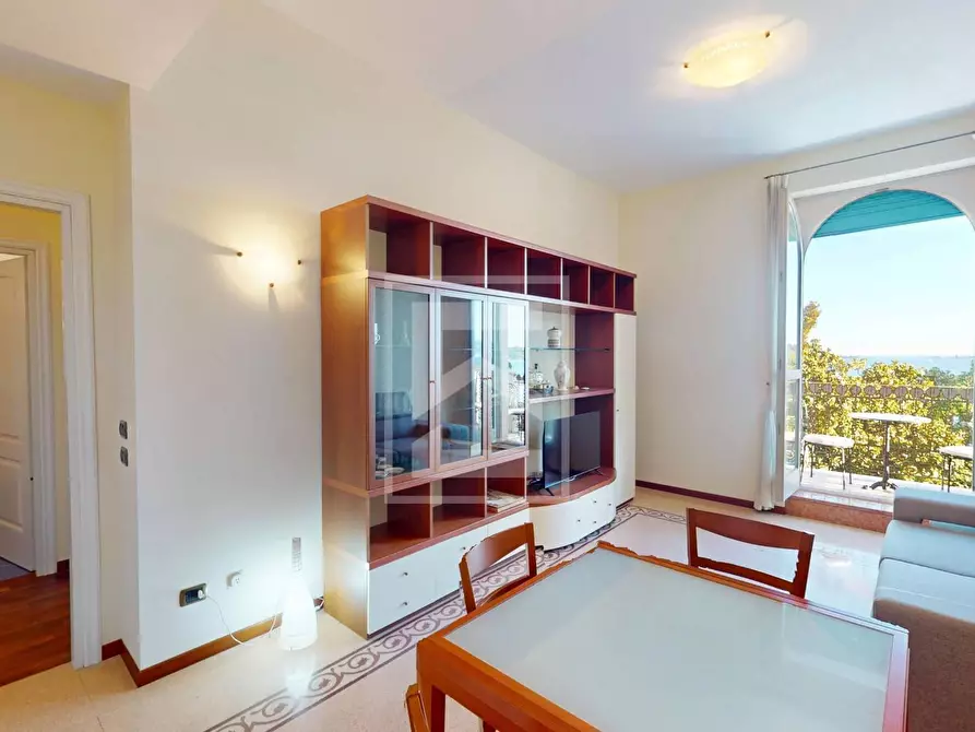Immagine 2 di Appartamento in vendita  a Gardone Riviera