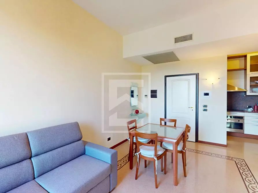 Immagine 5 di Appartamento in vendita  a Gardone Riviera