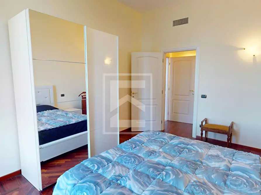 Immagine 9 di Appartamento in vendita  a Gardone Riviera