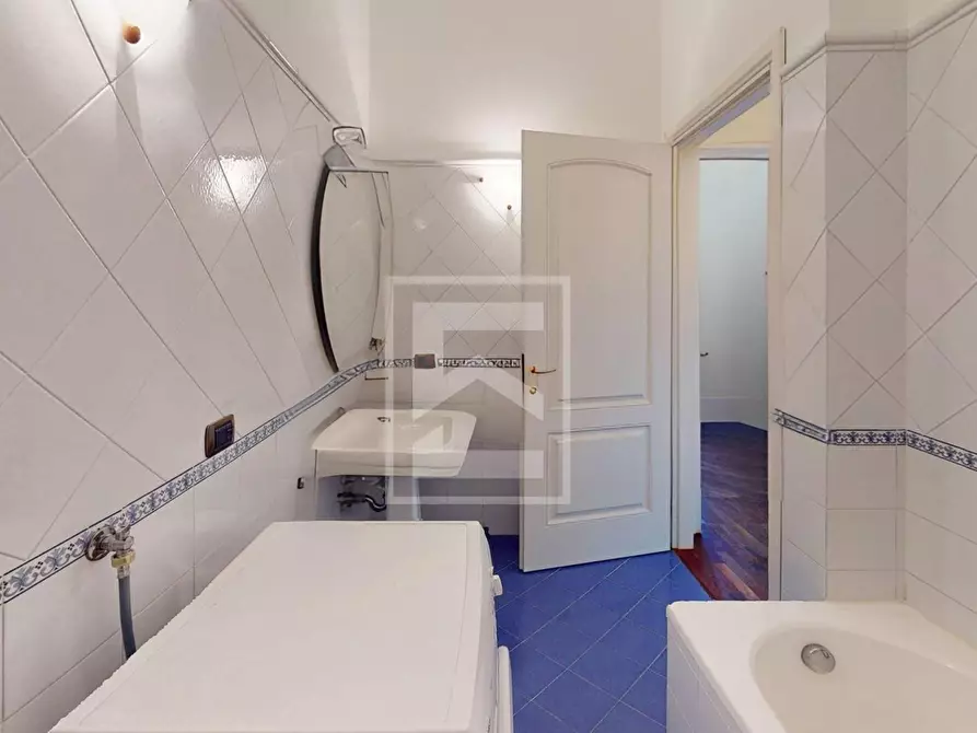 Immagine 14 di Appartamento in vendita  a Gardone Riviera