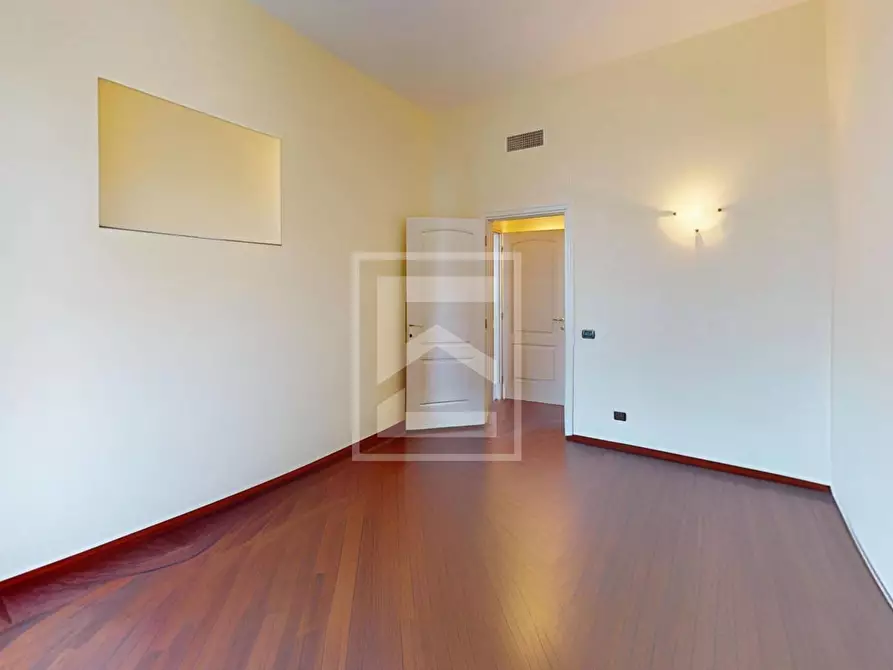 Immagine 17 di Appartamento in vendita  a Gardone Riviera