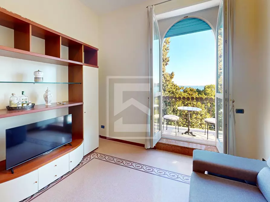 Immagine 20 di Appartamento in vendita  a Gardone Riviera