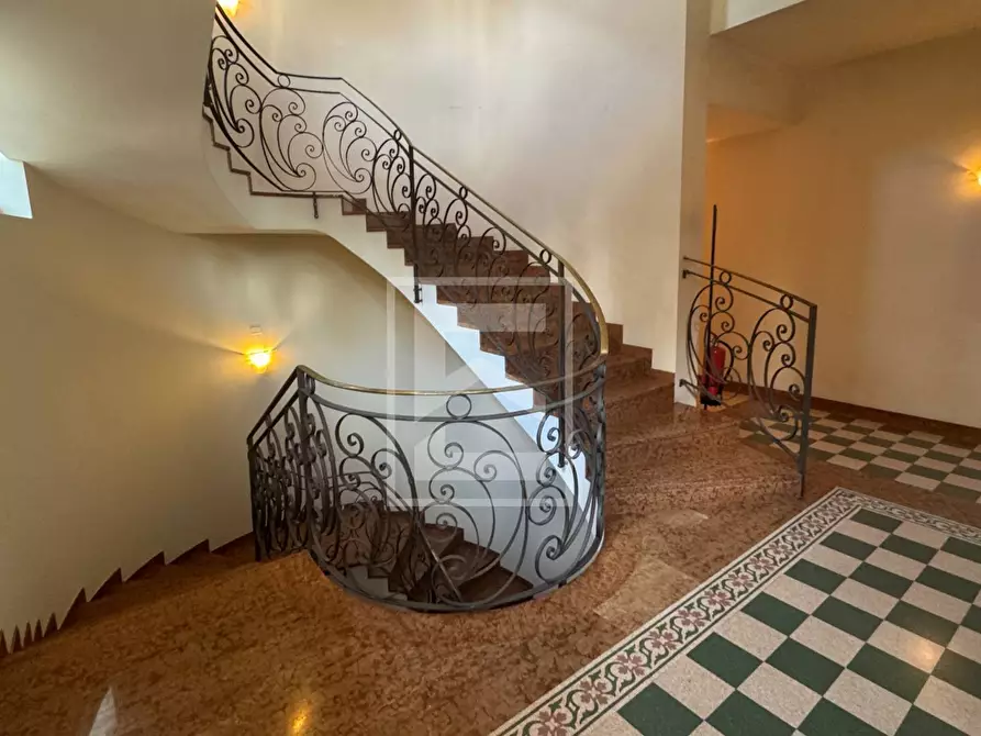 Immagine 25 di Appartamento in vendita  a Gardone Riviera