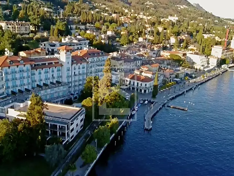 Immagine 24 di Appartamento in vendita  a Gardone Riviera