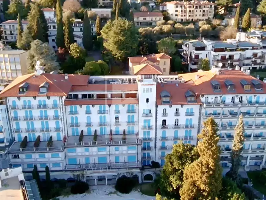 Immagine 26 di Appartamento in vendita  a Gardone Riviera