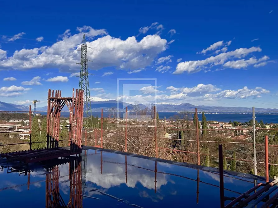 Immagine 1 di Appartamento in vendita  in Via Monte croce a Desenzano Del Garda