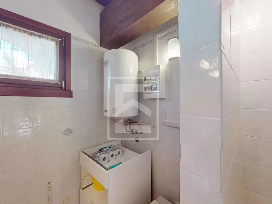 Immagine 25 di Appartamento in vendita  in Località Sermana 1 a Peschiera Del Garda