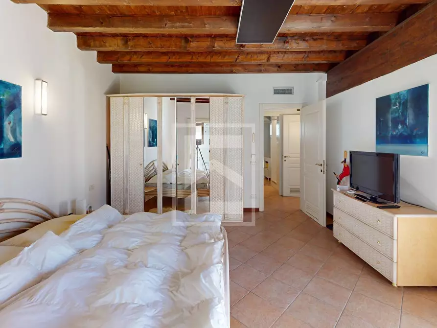 Immagine 33 di Appartamento in vendita  in Località Sermana 1 a Peschiera Del Garda