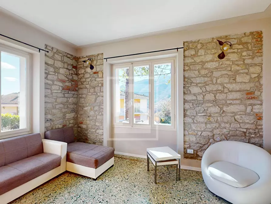 Immagine 9 di Villa in vendita  in Via Badiale a Calvagese Della Riviera