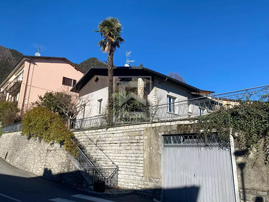 Immagine 37 di Villa in vendita  in Via Badiale a Calvagese Della Riviera