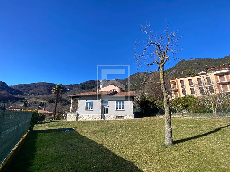 Immagine 41 di Villa in vendita  in Via Badiale a Calvagese Della Riviera