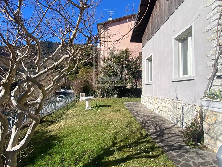 Immagine 44 di Villa in vendita  in Via Badiale a Calvagese Della Riviera