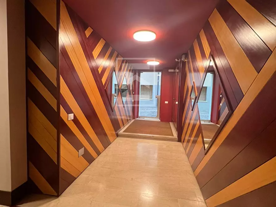 Immagine 3 di Appartamento in vendita  in via S.A. Merici 18 a Desenzano Del Garda