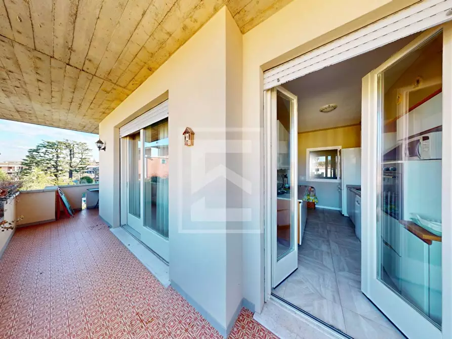 Immagine 4 di Attico in vendita  in Viale Motta a Desenzano Del Garda