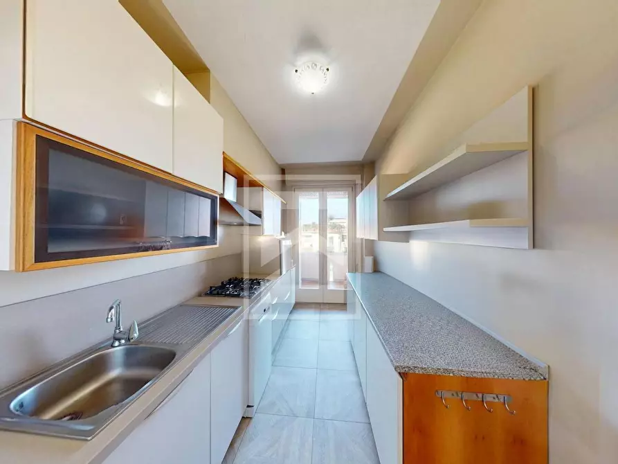 Immagine 7 di Attico in vendita  in Viale Motta a Desenzano Del Garda