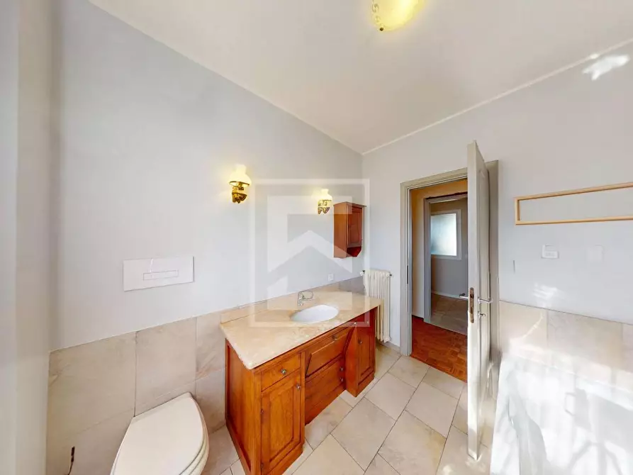 Immagine 12 di Attico in vendita  in Viale Motta a Desenzano Del Garda