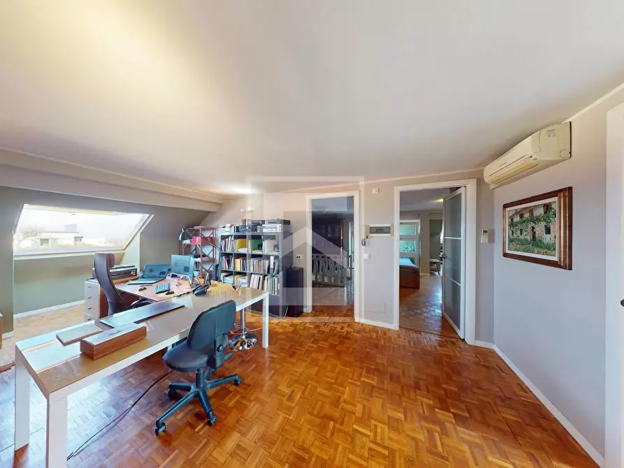 Immagine 15 di Attico in vendita  in Viale Motta a Desenzano Del Garda