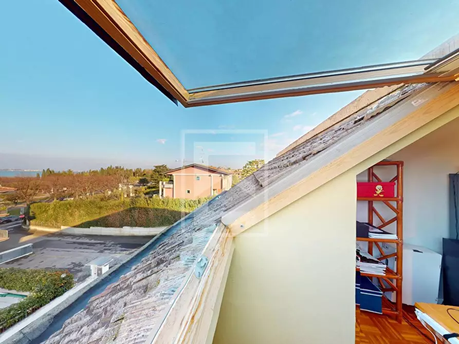 Immagine 17 di Attico in vendita  in Viale Motta a Desenzano Del Garda