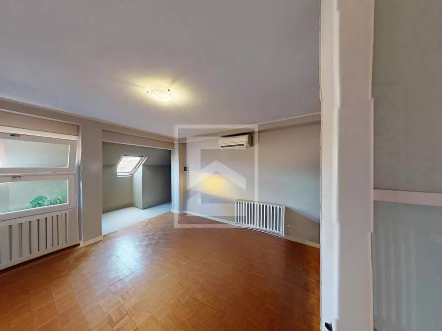 Immagine 21 di Attico in vendita  in Viale Motta a Desenzano Del Garda