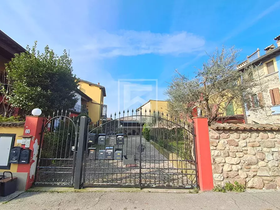 Immagine 23 di Appartamento in vendita  in via vaccarolo a Desenzano Del Garda