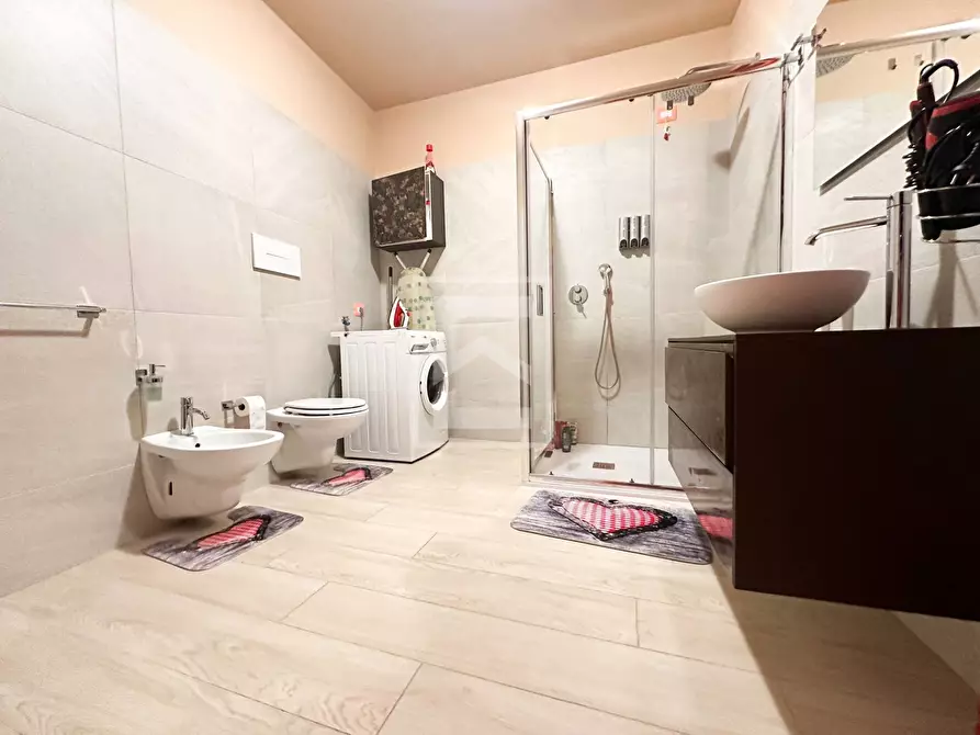 Immagine 20 di Appartamento in vendita  in via vaccarolo a Desenzano Del Garda