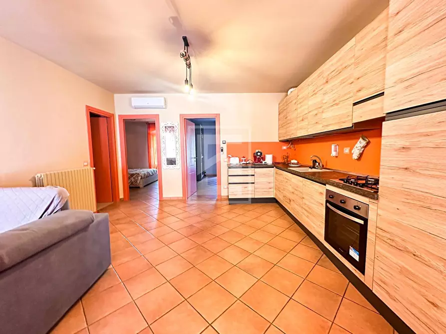 Immagine 6 di Appartamento in vendita  in via vaccarolo a Desenzano Del Garda