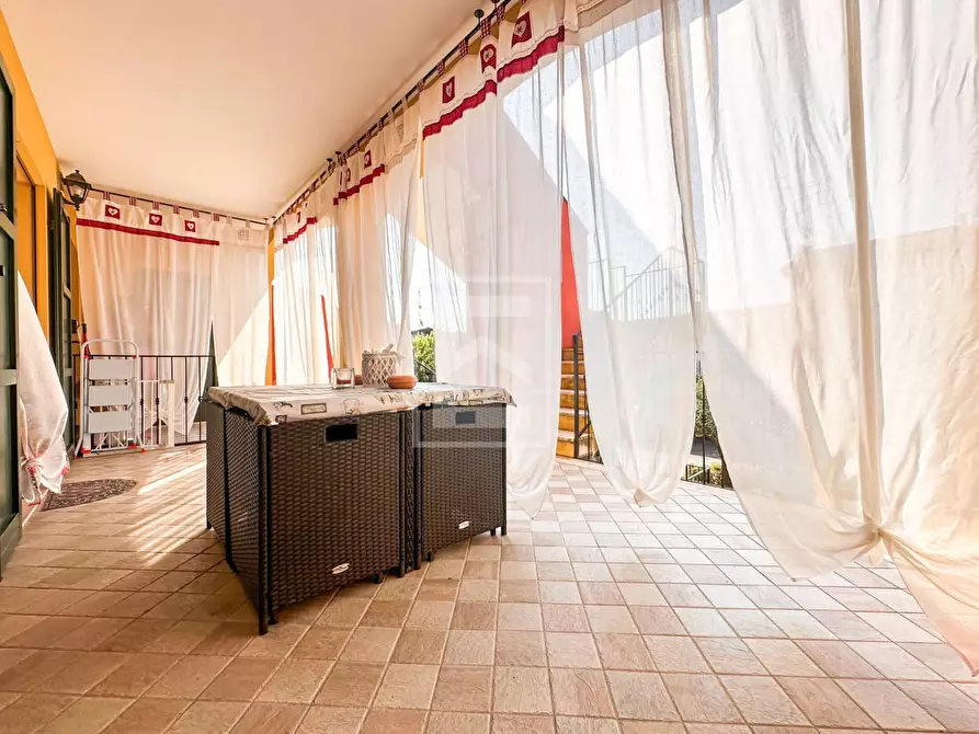 Immagine 1 di Appartamento in vendita  in via vaccarolo a Desenzano Del Garda