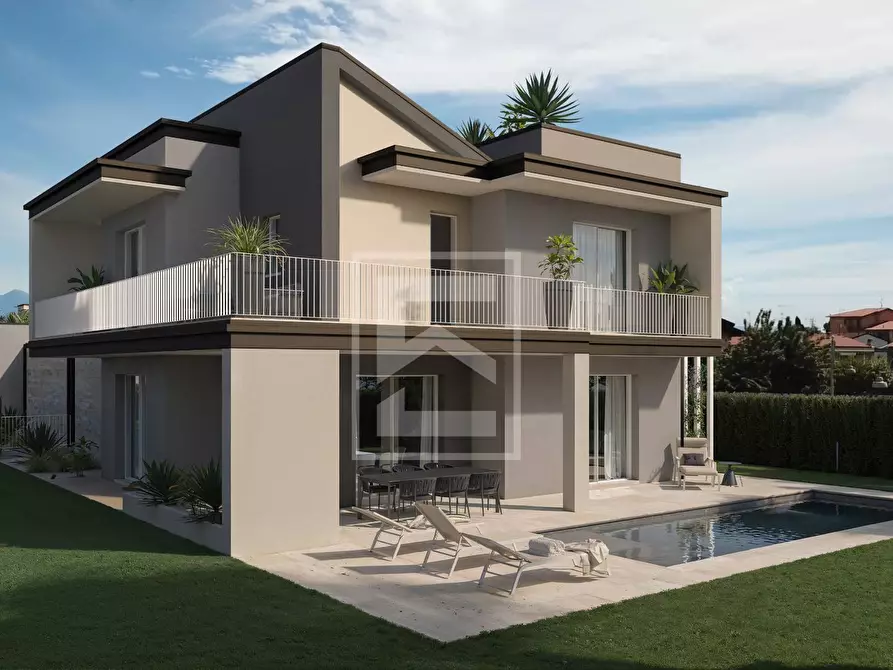 Immagine 2 di Villa in vendita  in piazza san martino a Moniga Del Garda