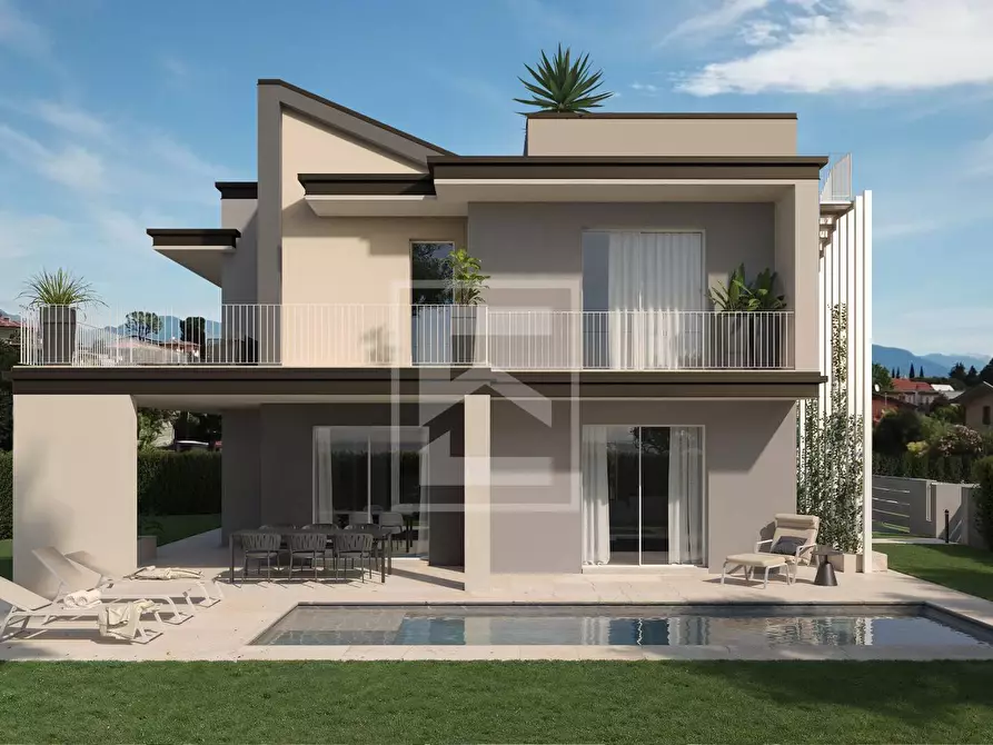 Immagine 3 di Villa in vendita  in piazza san martino a Moniga Del Garda