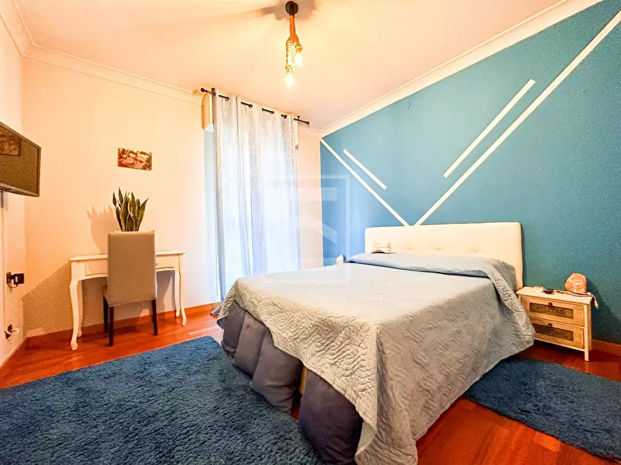 Immagine 7 di Appartamento in vendita  in Via Ugo Foscolo a Desenzano Del Garda