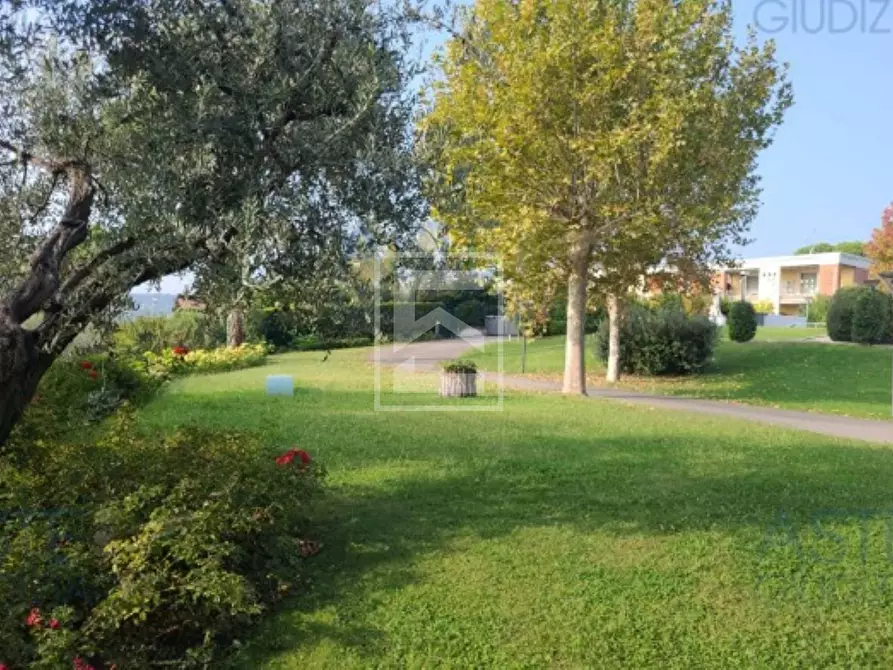 Immagine 2 di Appartamento in vendita  in Via Giuseppe Mazzini 1 a Desenzano Del Garda