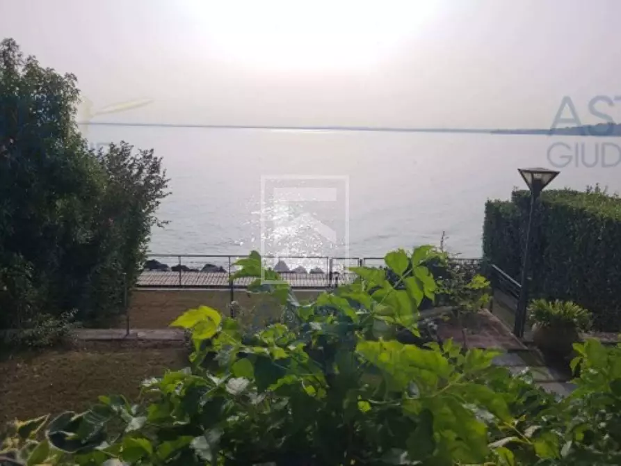 Immagine 3 di Appartamento in vendita  in Via Giuseppe Mazzini 1 a Desenzano Del Garda