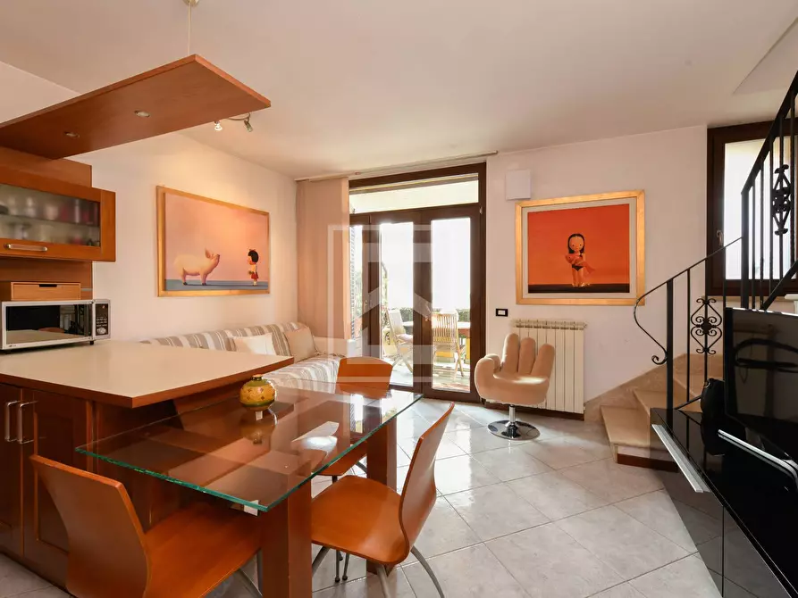 Immagine 1 di Appartamento in vendita  in via caravaggio 3 a Sirmione