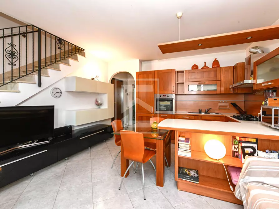 Immagine 4 di Appartamento in vendita  in via caravaggio 3 a Sirmione