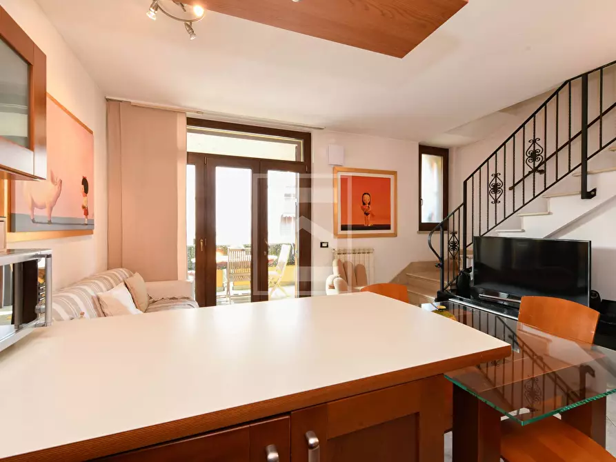 Immagine 8 di Appartamento in vendita  in via caravaggio 3 a Sirmione