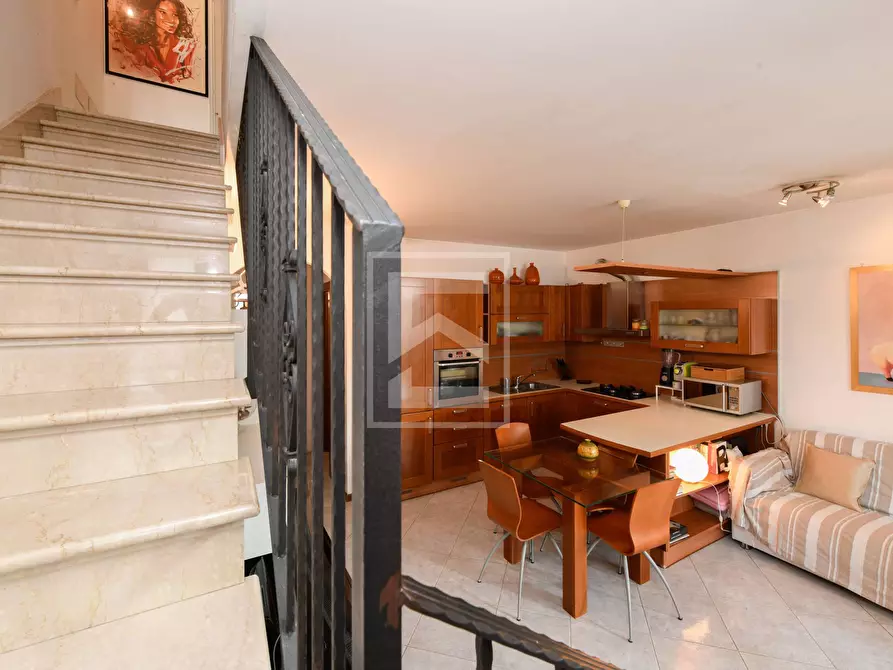 Immagine 13 di Appartamento in vendita  in via caravaggio 3 a Sirmione