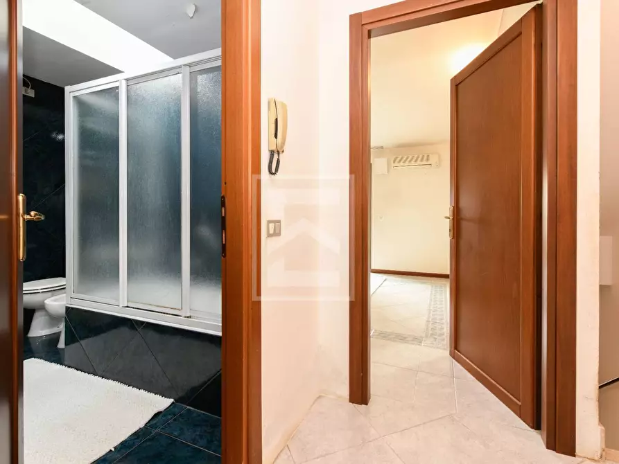 Immagine 19 di Appartamento in vendita  in via caravaggio 3 a Sirmione