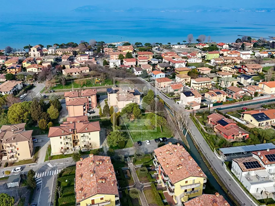 Immagine 28 di Appartamento in vendita  in via caravaggio 3 a Sirmione