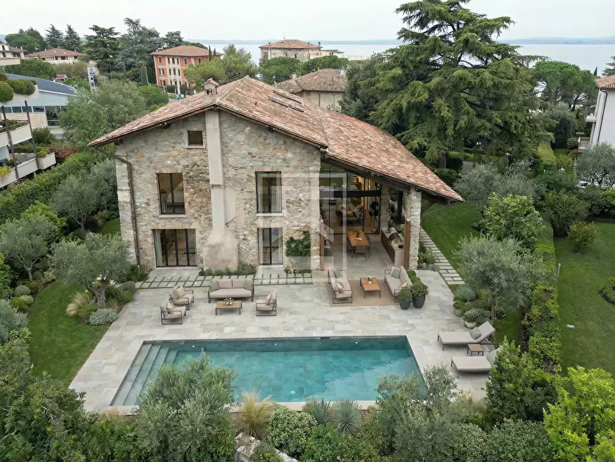 Immagine 3 di Villa in vendita  in Via Tommaso dal Molin a Desenzano Del Garda