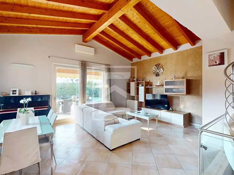 Immagine 7 di Villa in vendita  in via del Torchio 43 a Calvagese Della Riviera